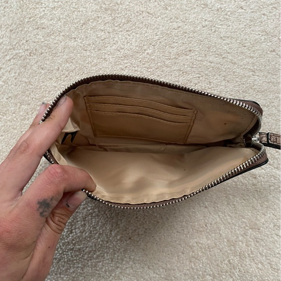 Guess Clutch Wristlet Wallet - Picture 5 of 7